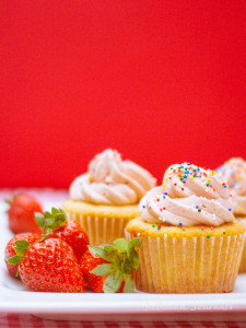 Cream Cheese Pound Cake Cupcakes with Strawberry Swiss Meringue Buttercream | Jellibeanjournals.com