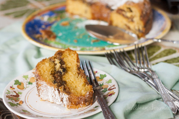 Fig Walnut Streusel Coffee Cake #cake | JellibeanJournals.com