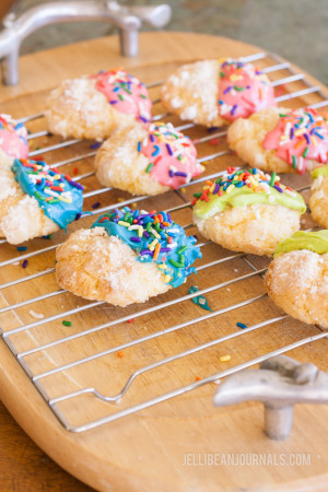 Gooey butter cookies from a cake mix! | Jellibeanjournals.com