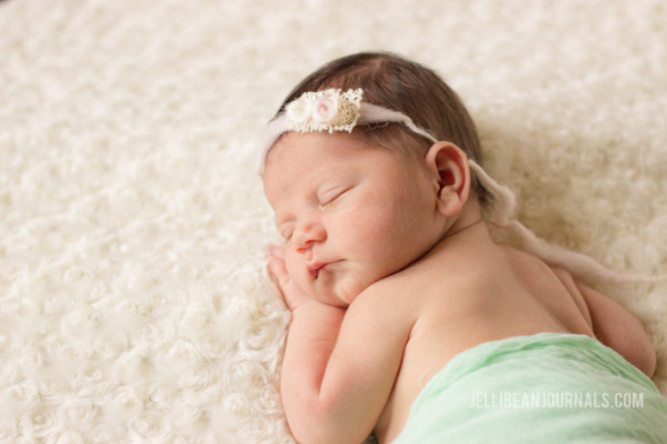 newborn elimination communication tips | jellibeanjournals.com